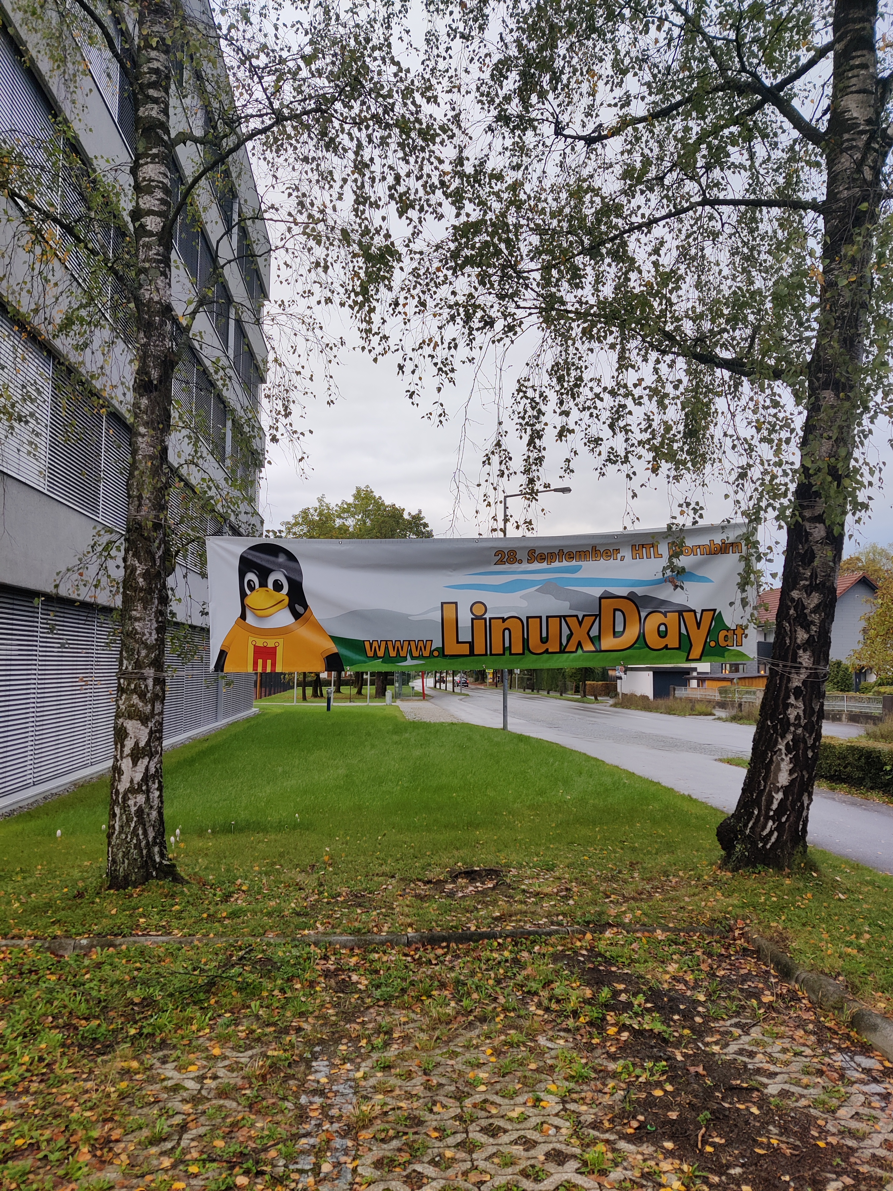 Banner at the entrance of the Linux Days