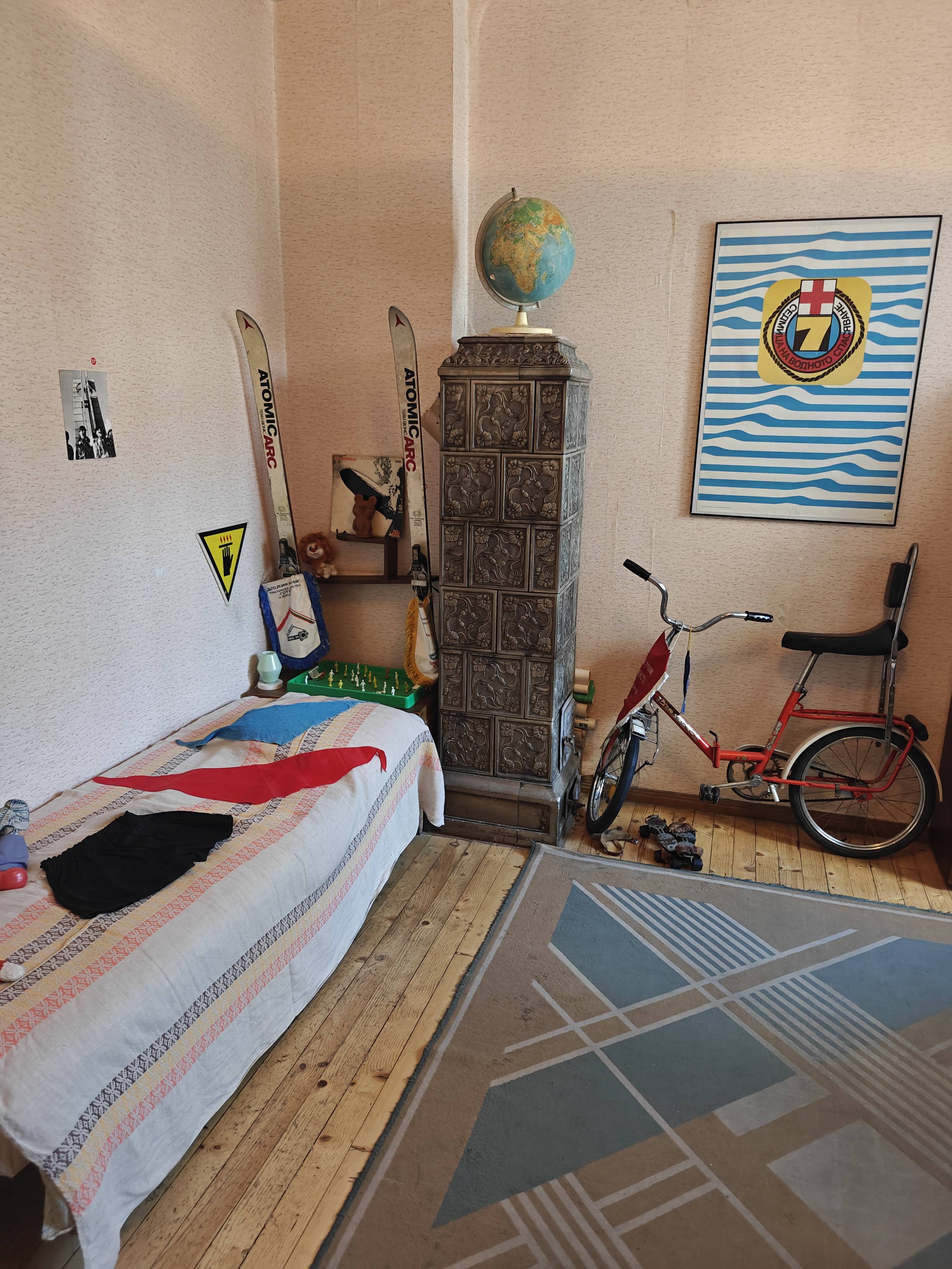 The bedroom room of the 'Red Flat'